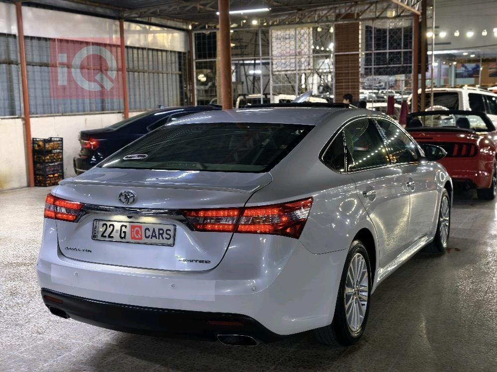 تويوتا أفالون